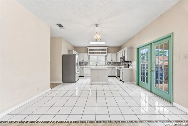 Listing photo id 7 for 7103 Misty Brk