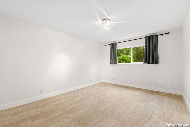 Image 21 of 28 For 12105 Mission Trace