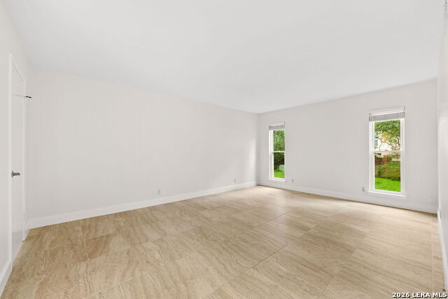 Image 22 of 28 For 12105 Mission Trace