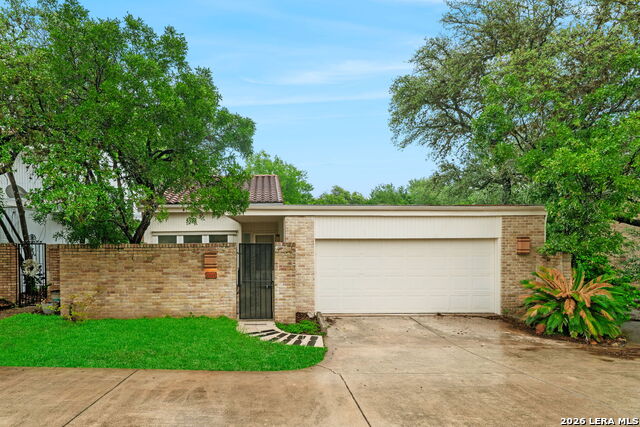 Image 27 of 28 For 12105 Mission Trace