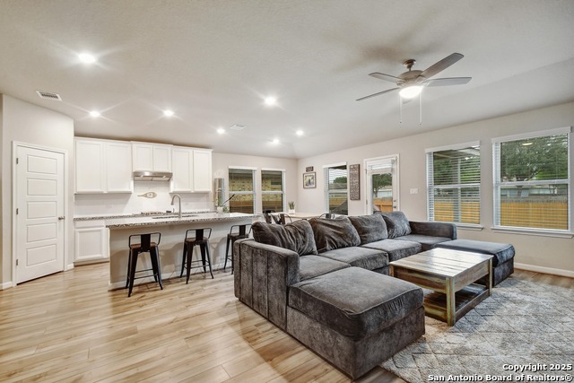 Image 4 of 31 For 3053 Casillero