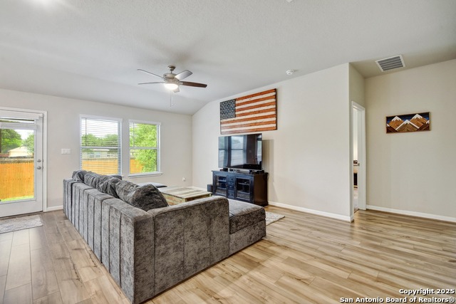 Image 7 of 31 For 3053 Casillero