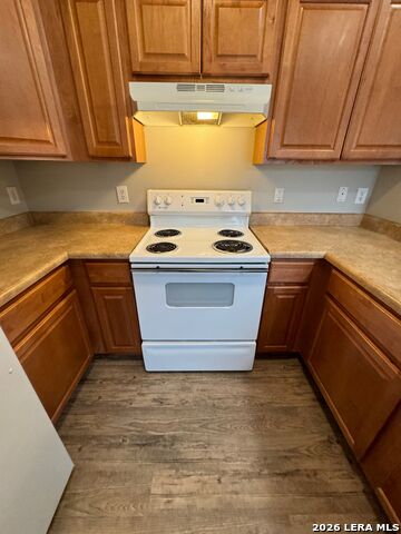 Image 14 of 24 For 7802 Kingsbury Wood  1