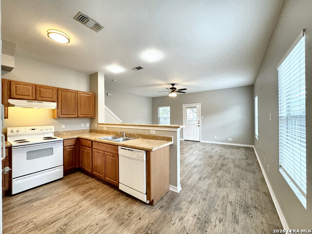 Image 3 of 24 For 7802 Kingsbury Wood  1