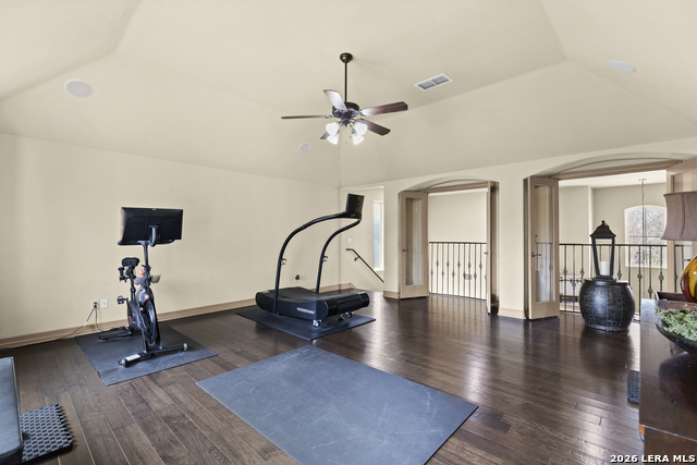 Listing photo id 25 for 18514 Golden Maize