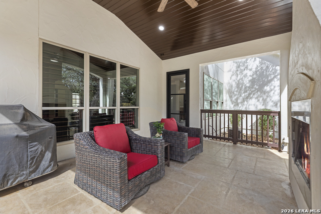 Listing photo id 38 for 18514 Golden Maize