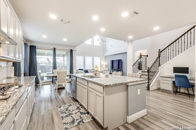 Image 4 of 32 For 2211 Castello Way