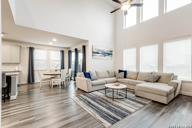 Image 8 of 32 For 2211 Castello Way