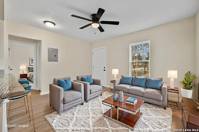 Image 7 of 19 For 2619 Houston E