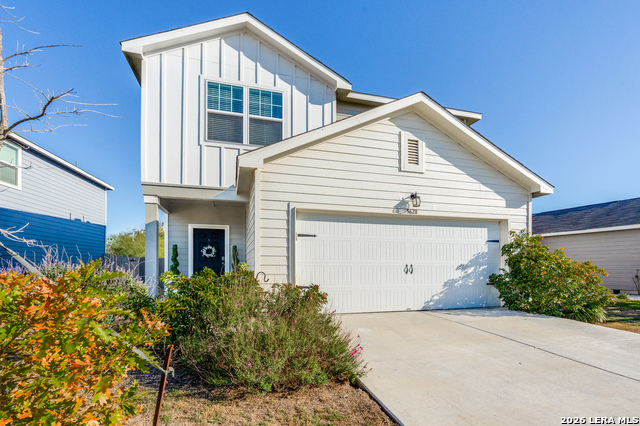 Listing photo id 1 for 5628 Pearl Meadow