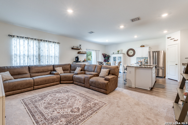 Listing photo id 4 for 5628 Pearl Meadow