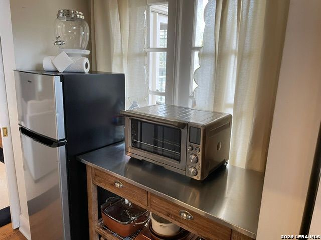 Image 11 of 21 For 134 Summit Avenue W A