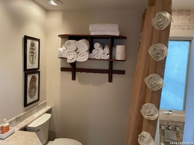 Image 18 of 21 For 134 Summit Avenue W A