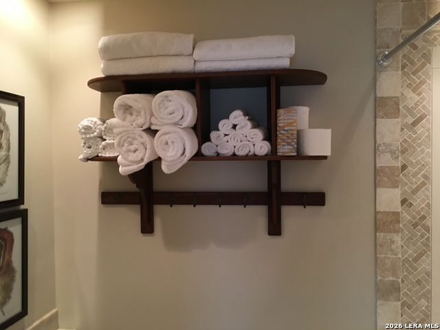 Image 19 of 21 For 134 Summit Avenue W A