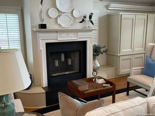 Image 3 of 21 For 134 Summit Avenue W A