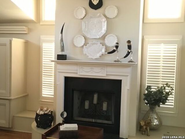 Image 4 of 21 For 134 Summit Avenue W A