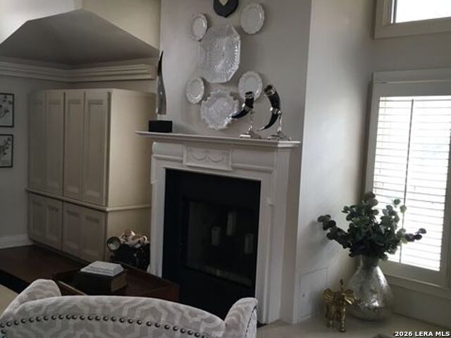 Image 6 of 21 For 134 Summit Avenue W A