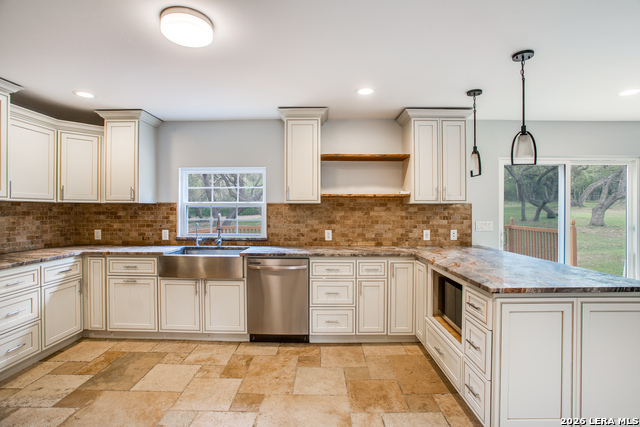 Image 17 of 42 For 9730 Windwood Dr