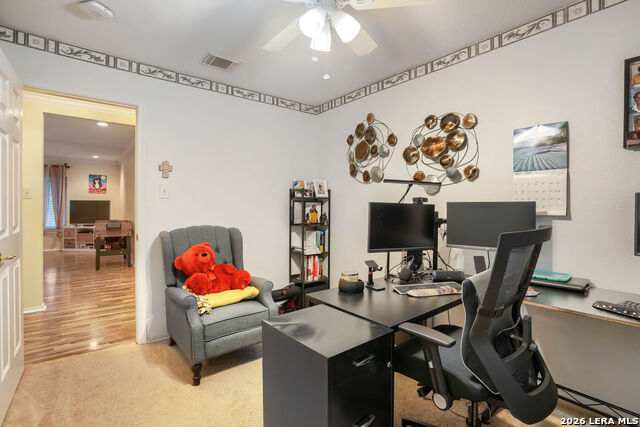 Listing photo id 8 for 6914 Barkley Trl