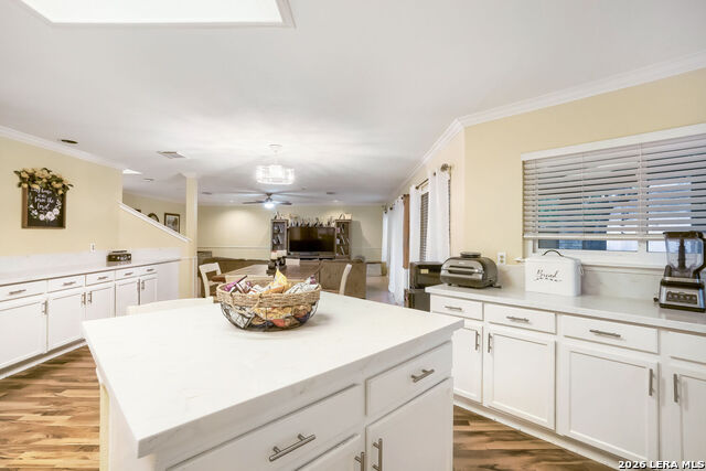 Listing photo id 9 for 6914 Barkley Trl