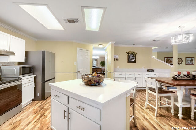 Listing photo id 10 for 6914 Barkley Trl