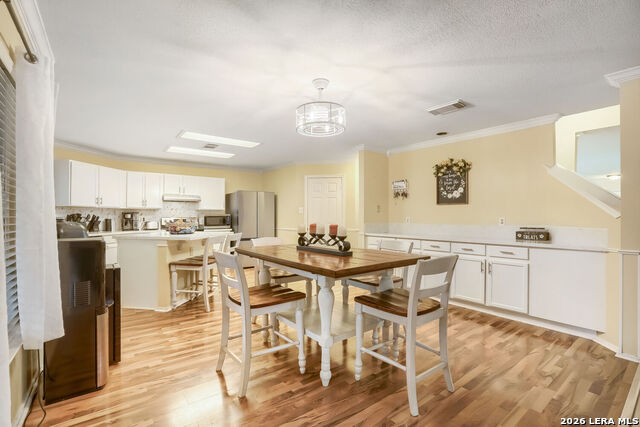 Listing photo id 11 for 6914 Barkley Trl