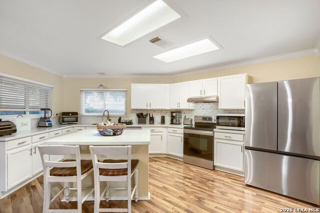 Listing photo id 13 for 6914 Barkley Trl