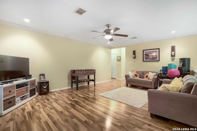 Listing photo id 14 for 6914 Barkley Trl