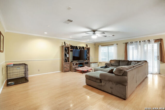 Listing photo id 3 for 6914 Barkley Trl