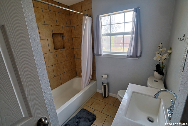 Image 15 of 25 For 4326 Spring Oak Dr