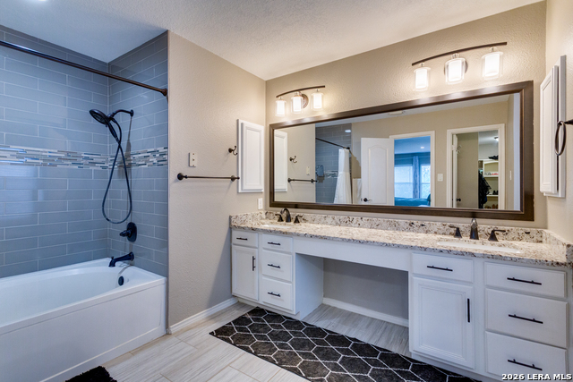 Image 16 of 25 For 2422 Newoak Park