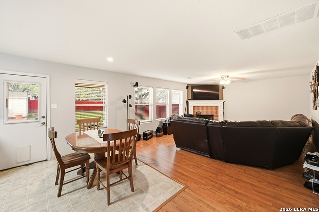 Image 13 of 49 For 3947 Wisteria