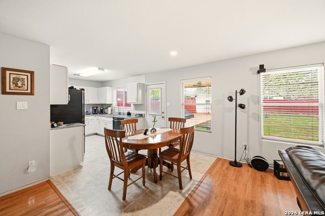 Image 14 of 49 For 3947 Wisteria