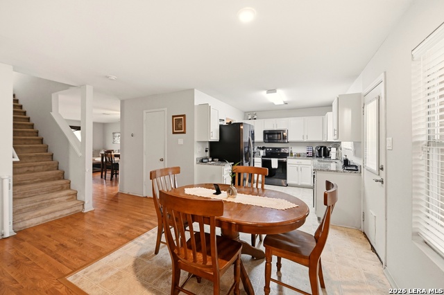 Image 15 of 49 For 3947 Wisteria