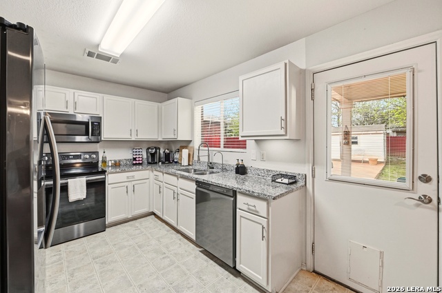 Image 17 of 49 For 3947 Wisteria