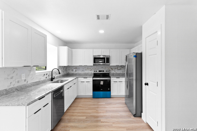 Image 10 of 26 For 15610 Knollhollow