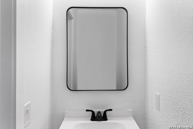 Image 11 of 26 For 15610 Knollhollow