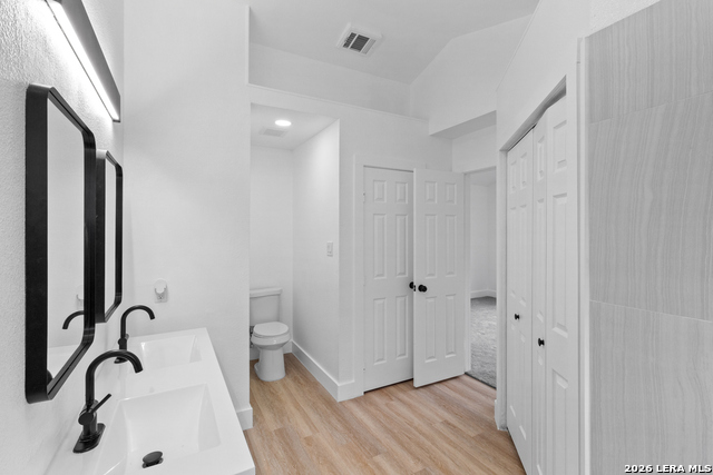 Image 22 of 26 For 15610 Knollhollow