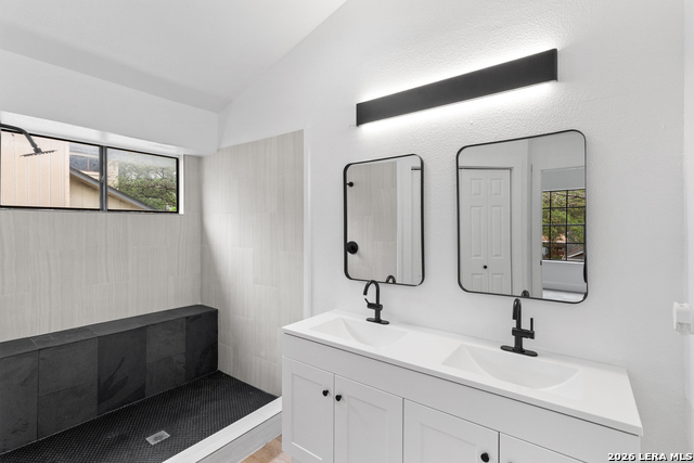 Image 23 of 26 For 15610 Knollhollow