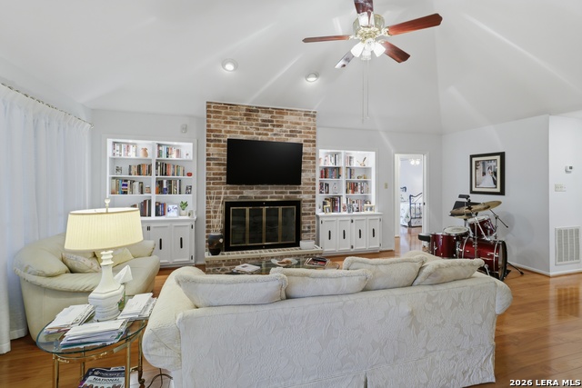 Image 2 of 27 For 6319 Lakewood Park