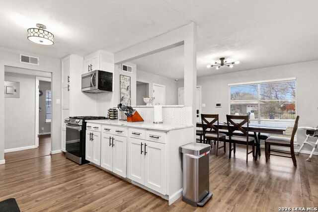 Image 12 of 37 For 607 Redcliff Dr