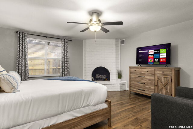 Image 13 of 37 For 607 Redcliff Dr