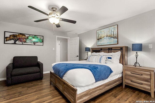 Image 14 of 37 For 607 Redcliff Dr