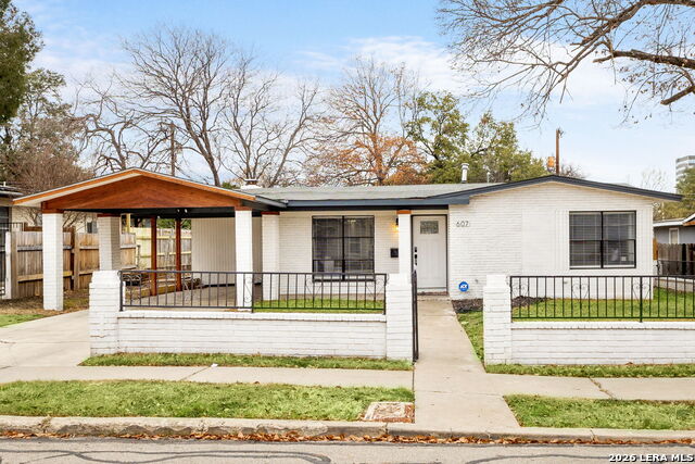 Image 2 of 37 For 607 Redcliff Dr