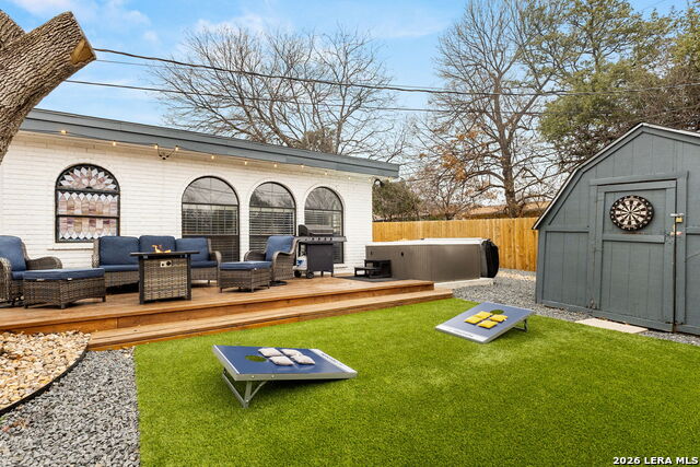 Image 21 of 37 For 607 Redcliff Dr