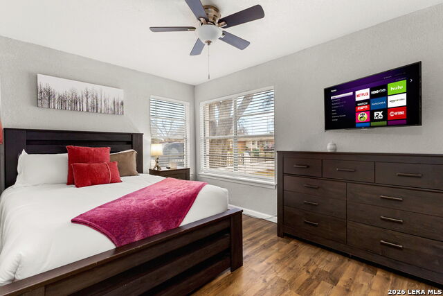 Image 3 of 37 For 607 Redcliff Dr