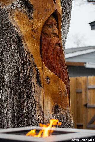 Image 30 of 37 For 607 Redcliff Dr