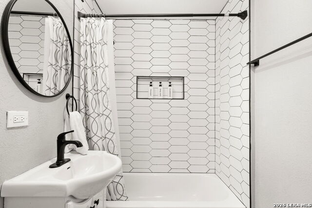 Image 36 of 37 For 607 Redcliff Dr