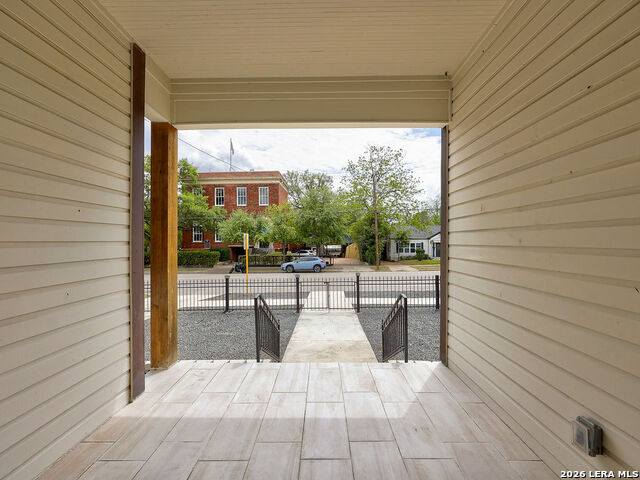 Image 17 of 76 For 507 Mistletoe W