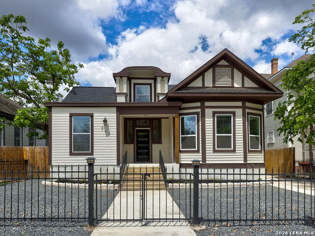 Image 2 of 76 For 507 Mistletoe W